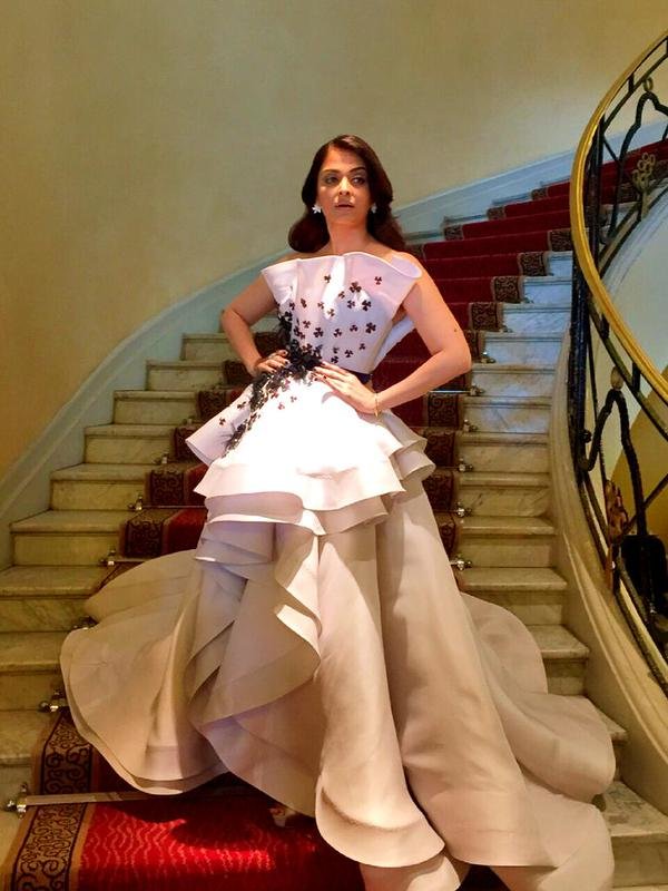 aishwarya in ralph and usso gown