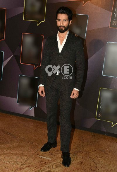 shahid kapoor at an award show