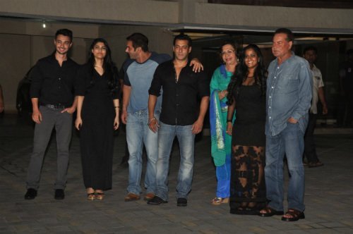 the khan family at arpita khan s birthday bash