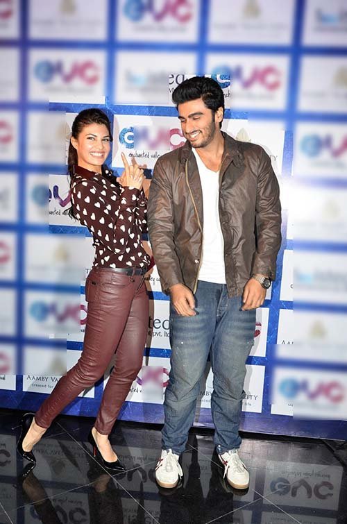 arjun kapoor jacqueline fernandez at an event