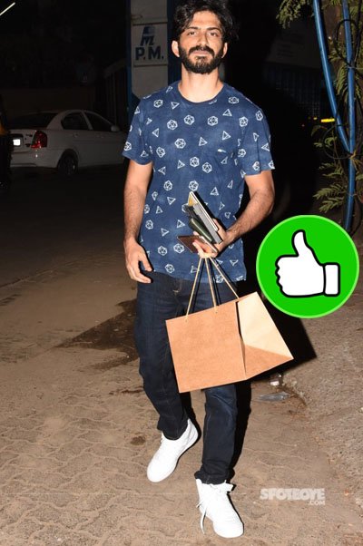 harshvardhan kapoor looked stunner in quirky printed shirt at korner house in bandra