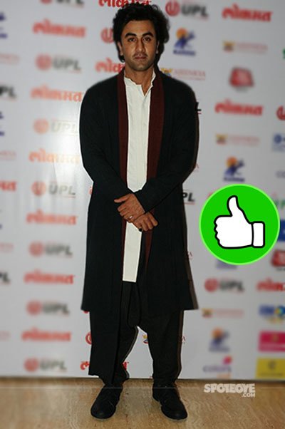 ranbir kapoor was a stunner at the lokmat awards in an ethnic look with a mordern touch