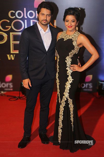 monalisa and vikrant at the colors golden petal awards 2017 in a gold-black gown