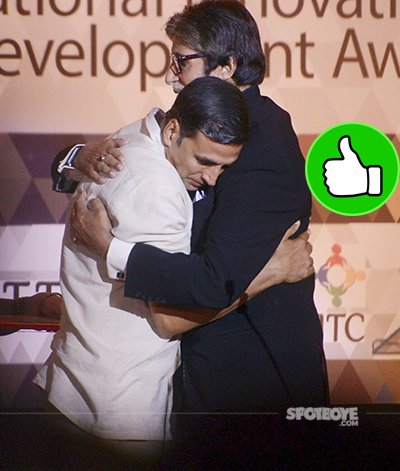 akshay kumar hugs amitabh bachchan in a very lovingly way while shooting for padman