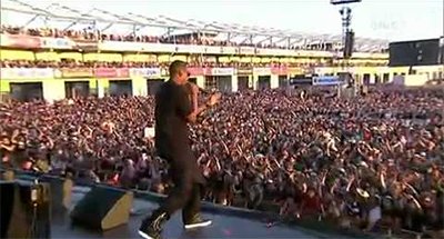 Jay_Z_Performing_At_Concert.jpg