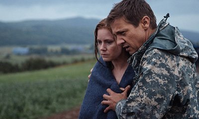 Amy Adams and Jeremy Renner in a still from Arrival
