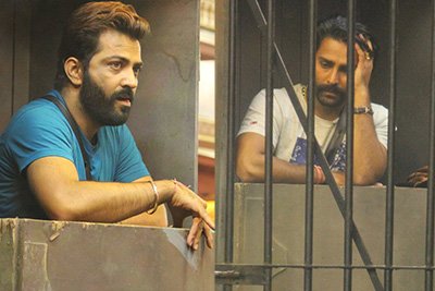 Manu_and_Manveer_in_the_box_placed_in_the_jail_Bigg_Boss_10.jpg