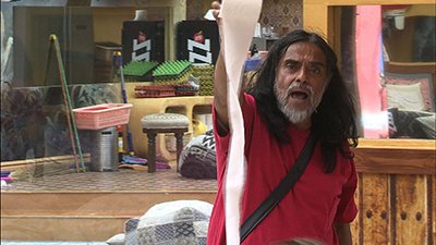 lopa throws tissues on swami om