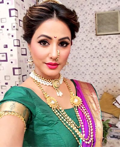 tv actress hina khan on the set yeh rishta kya kehlata hai
