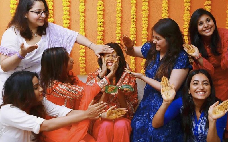 Kishwer Merchant Gets Naughty At Her Mehendi Ceremony