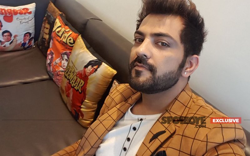 Guess Who Did Ex-Bigg Boss Contestant Manu Punjabi Have Coffee With?