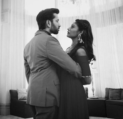 the lead couple of ishqbaaz in a romantic still