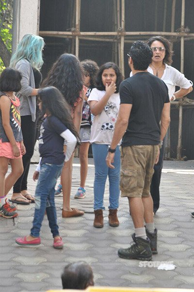 farhan and adhuna snapped with daughters for akira birthday