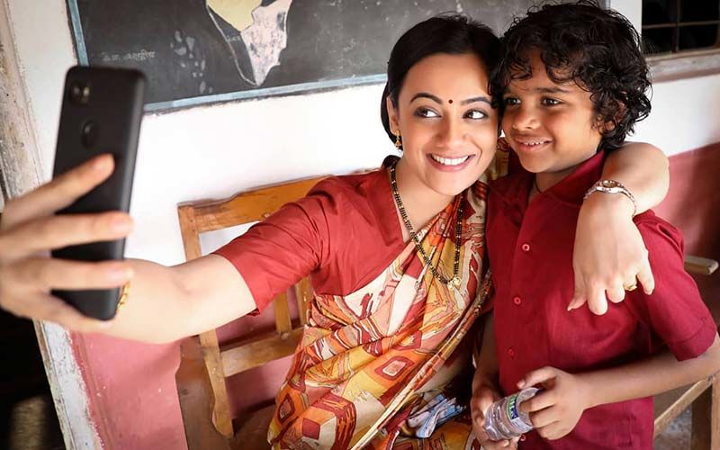 'Baba' Film Actress Spruha Joshi Posts This Cute Selfie With Her On-screen Son
