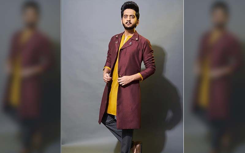 'Dhurala': Hotness Quotient Amey Wagh Dressed In A Classy Kurta Paired With Blazers For The Trailer Launch