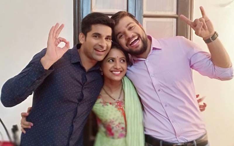 'Ti Phulrani' Goes Off Air: Mayuri Wagh Shares Pictures Of Cast And Crew Celebrating The Wrap!
