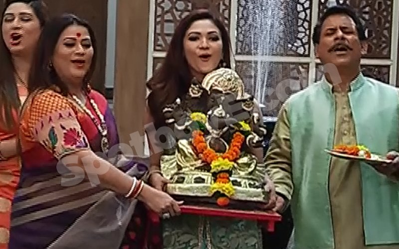 TV SPOILER: The Kant Family Bids Adieu To Lord Ganesha