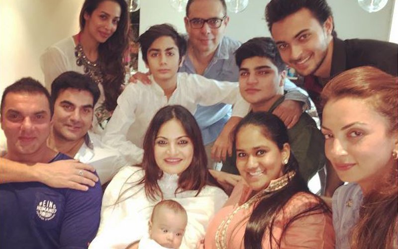 Video: Guess who celebrated Eid with Salman & his family?