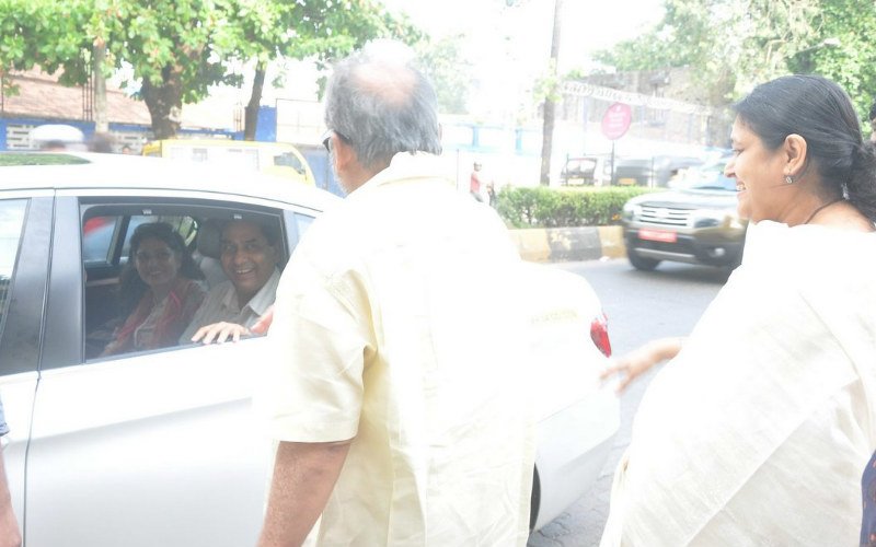 Spotted! Shahid's In-laws Returning To Delhi