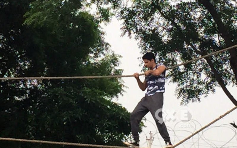 Akshay And Sidharth Show Their Daredevilry at BSF, Delhi