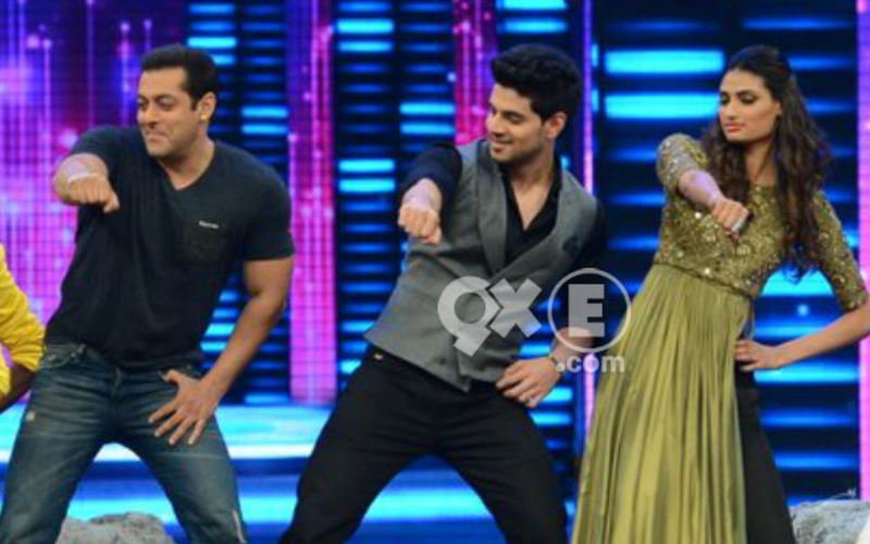 Salman Gives Dance Lessons To Sooraj And Athiya