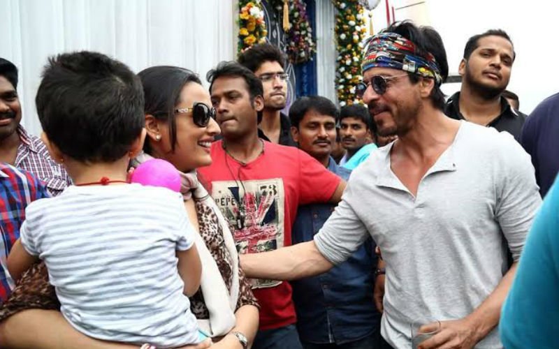 Look Who Shah Rukh Khan Bumped Into!