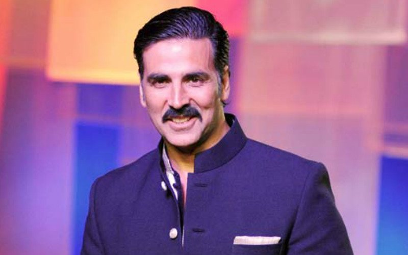 Akshay Gets A Jumbo Surprise From Fans