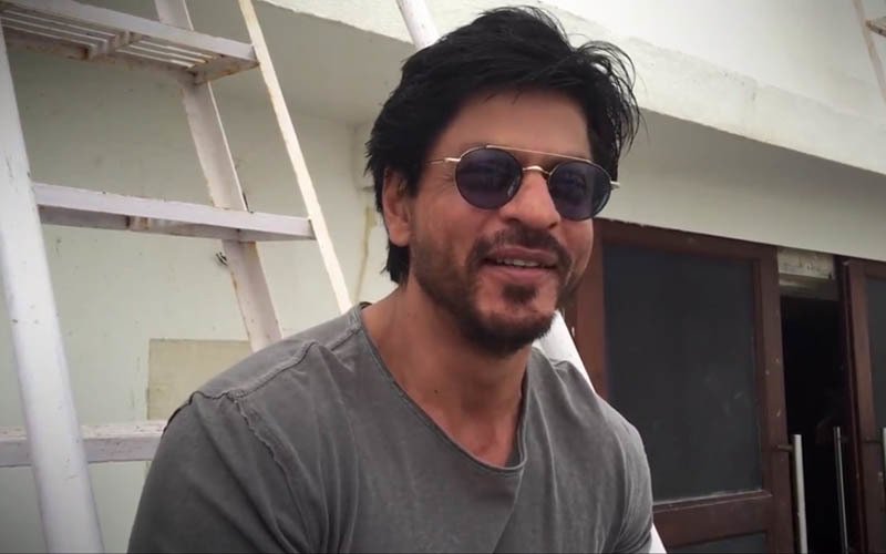 SRK Turns Life Guru On Facebook