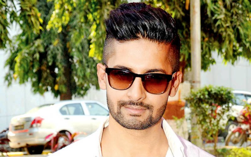 Ravi Dubey flaunts his stunning pair of black and gold shades; fans react  with fire emojis