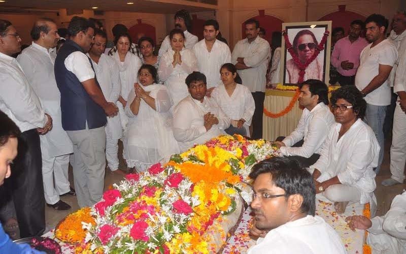 B-Town Bids An Emotional Farewell To Ravindra Jain