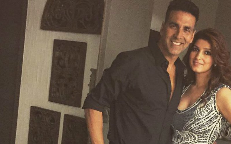 Akshay-Twinkle Enjoy A Romantic Date In England