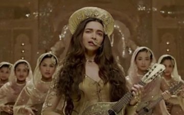 Deepika Padukone Enthrals As Deewani Mastani
