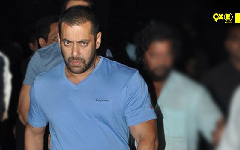 Not Again! Salman Khan Gets Into A Tangle With Lensmen