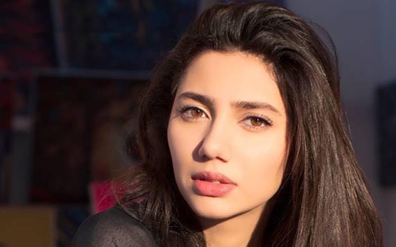 SRK's Heroine Mahira Khan Gets Back At Shiv Sena