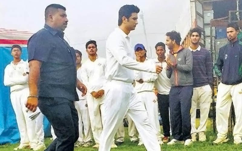 SPOTTED: Sushant Playing M S Dhoni