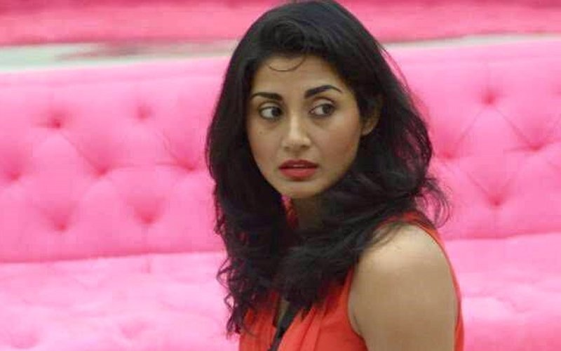 Bigg Boss Day 41: Housemates Steal Rimi's Make-Up!