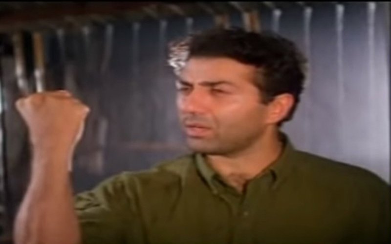 Sunny Deol Smashes Monitor To Pieces In A Fit Of Rage!