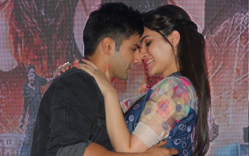 Love Is The Air: Varun And Kriti Promote Dilwale At A College Event