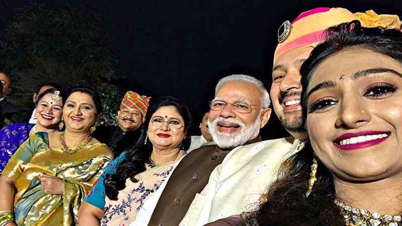 PM Narendra Modi Graces Mohena Kumari's Wedding Reception, Actress Thanks Him, Says ‘Koti Koti Pranaam’