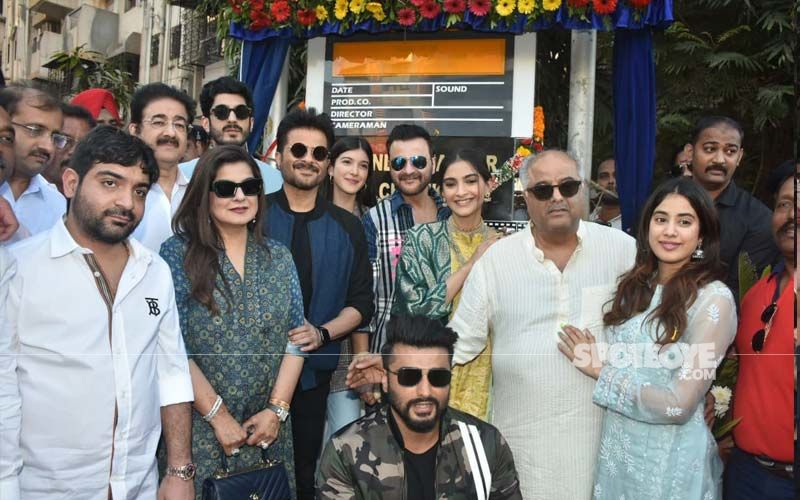 Sonam Kapoor, Janhvi Kapoor, Arjun Kapoor And Fam Inaugurate Chowk Named In Memory Of Grandfather-Producer Surinder Kapoor