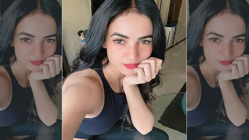 Jannat Actress Sonal Chauhan’s Hot Bikini Pictures Trigger Memes; She Jokes ‘Never Thought A Fun Day On Beach Will Turn Me Into MEME MATERIAL’