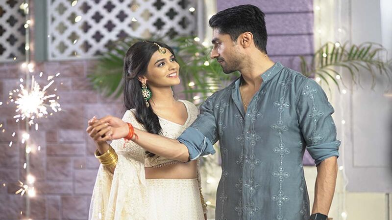 Yeh Rishta Kya Kehlata Hai SPOILER Alert: Will Akshara Step Back After Knowing Aarohi Too Loves Abhimanyu?