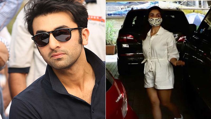 SPOTTED: Ranbir Kapoor's Closet In Alia Bhatt's Date Night Selfie; Fans Are Thrilled With This 'Find'