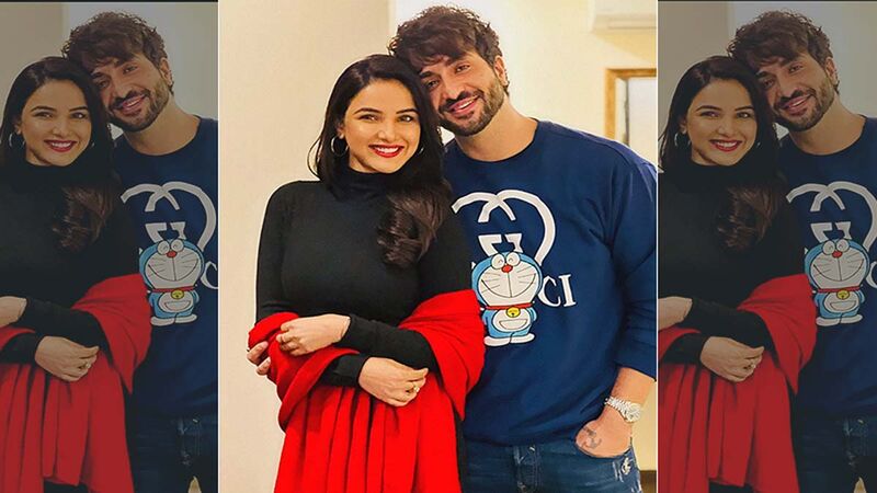 Jasmin Bhasin Flaunts Red-White Chooda In Her Latest Instagram Post, Fans Speculate If She Secretly Married Aly Goni