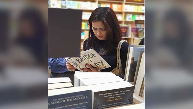 Shweta Tiwari Shares Her ‘Books And Me’ Story With Her Recent Picture Reading A Book