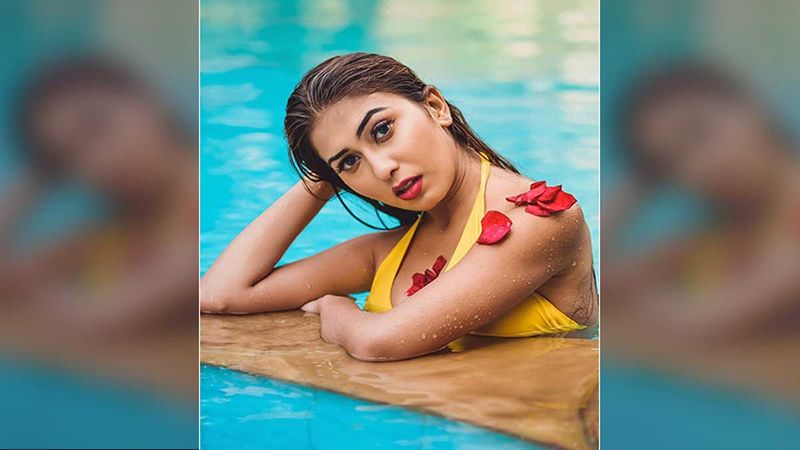 800px x 450px - Ruma Sharma Photos: 35 Most Beautiful Candid, Ethnic, Bikini, Swimsuit And  Sexy Photos Of The Actress