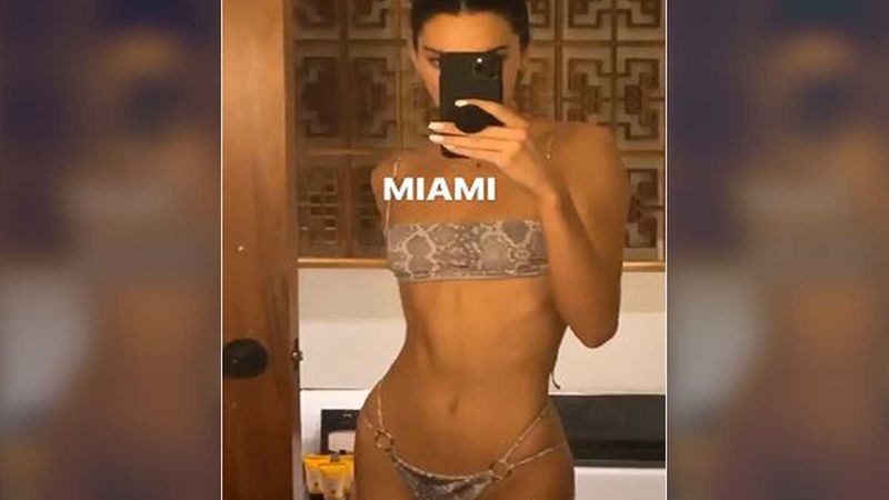 Kendall Jenner Looks Ferociously H๏τ In Her Snakeskin ʙικιɴι Picture From Miami