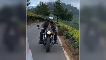 Maharashtra Police Posts A 3 Idiots Scene To Highlight Triple Seat-Helmet Rule; R Madhavan Has An Epic Response