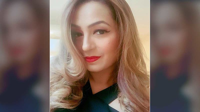 Kashmera Shah’s Instagram Account HACKED; Pictures Of Unknown People Surface On Her Timeline