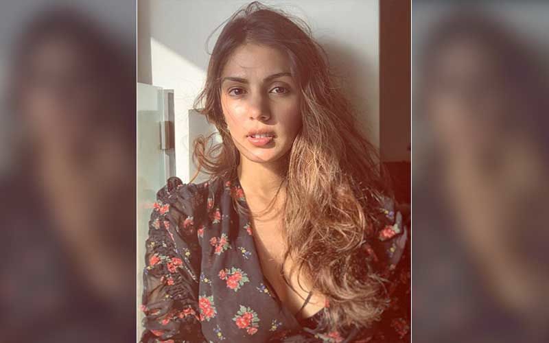 Rhea Chakraborty Granted Bail: Actress Spotted With Father At Santacruz Police Station; Leaves After Marking Presence-Report